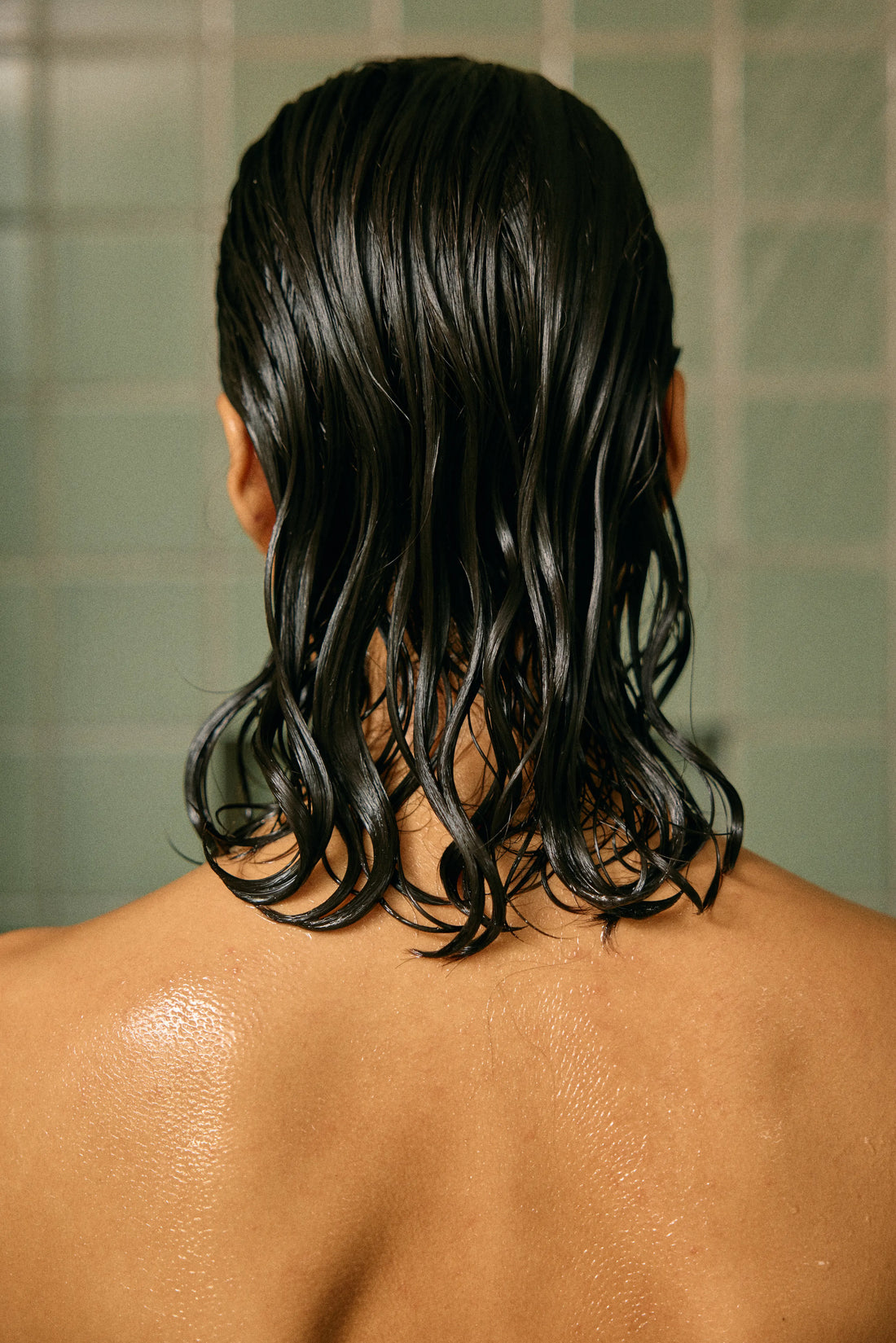 Does Sleeping With Wet Hair Cause Dandruff? Facts & Tips