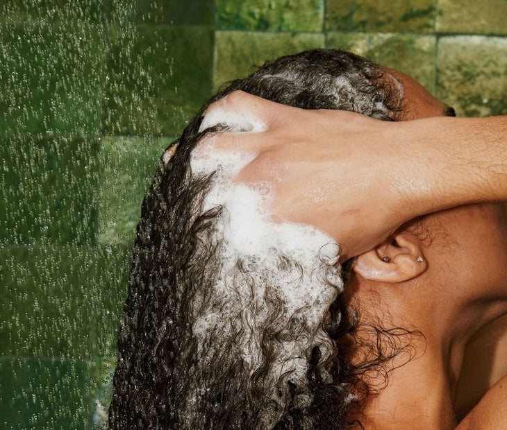 What Type of Shampoo Helps With Scalp Acne?
